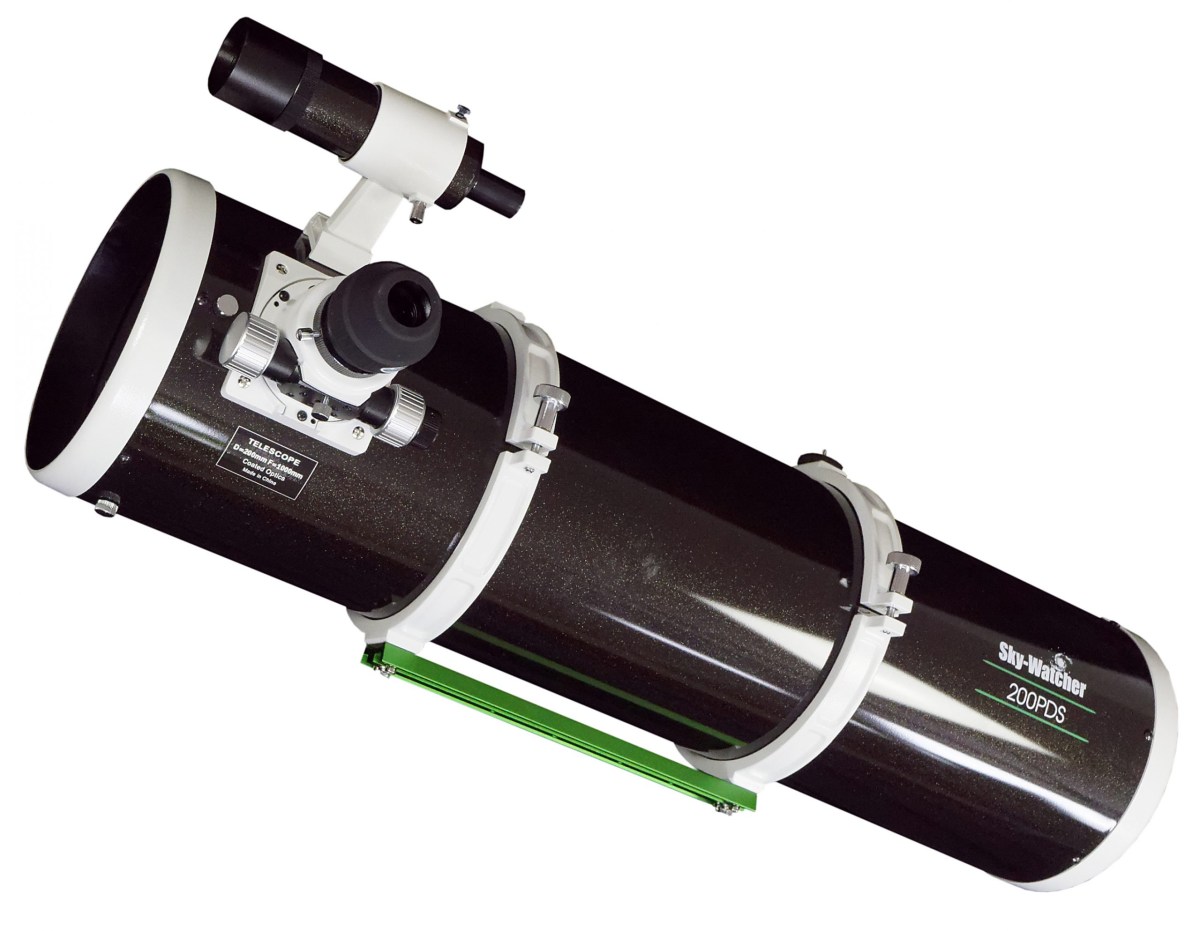 Ottica intubata Newton Black Diamond diam. 200mm, focale 1000mm (f/5), oculare LET diam. 2″ 28mm (35X) cercatore 9×50, fuocheggiatore crayford dual-speed. Garanzia Italia / Spedizione Gratis