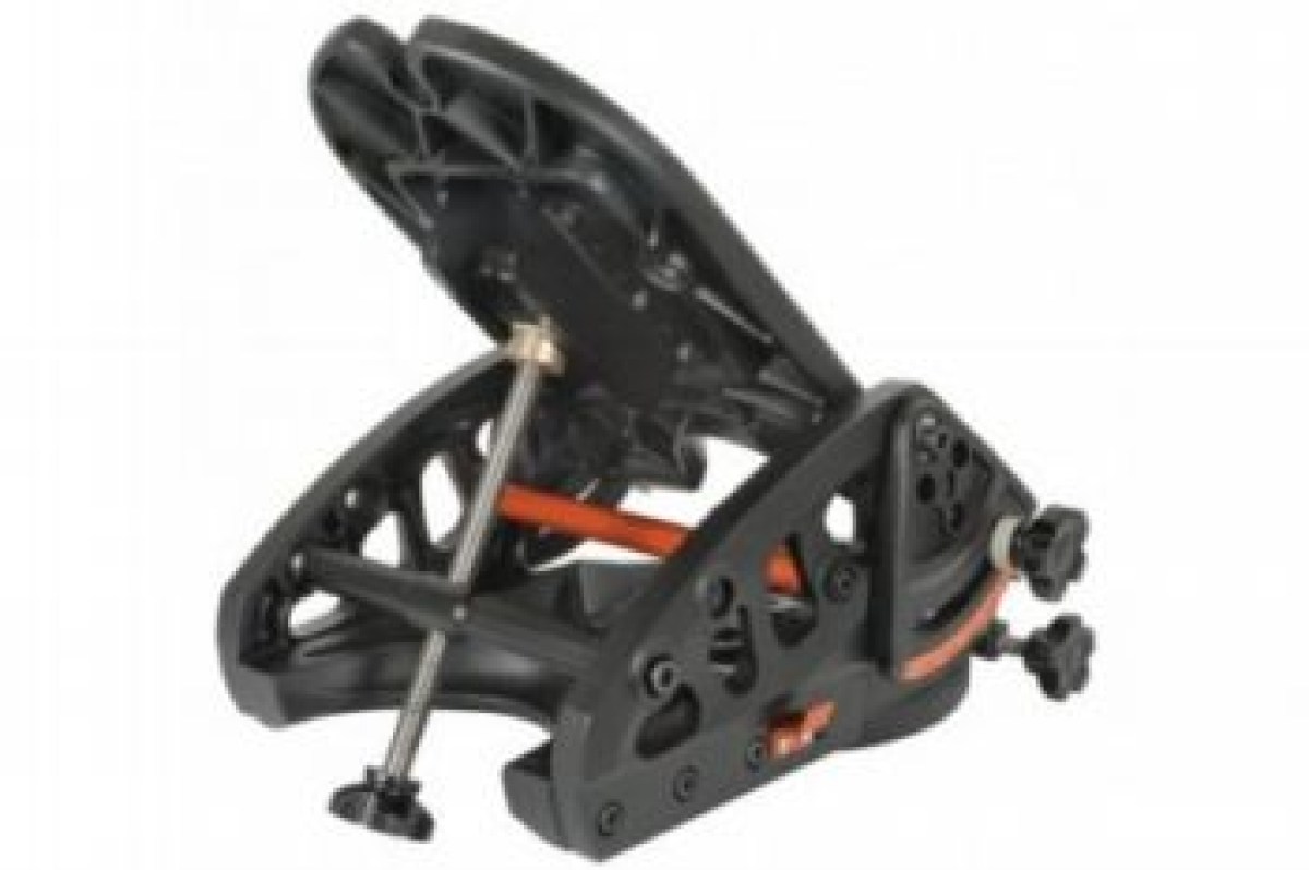 La Testa equatoriale (Wedge) consente di montare i telescopi con montatura a forcella Serie NexStar 6SE, NexStar 8SE, NexStar EVO in configurazione equatoriale. Indispensabile per fotografia astronomica a lunga posa.