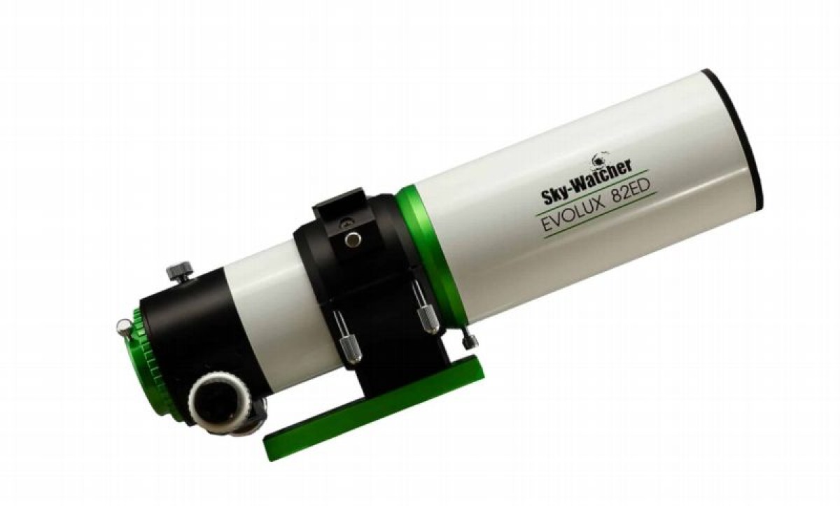 Evolux 82 ED rifrattore adatto alla fotografia astronomica a largo campo con fotocamere refllex o camere astronomiche. Dotato di fuocheggiatore dual speed con diametro di 2,4’’ e paraluce retrattile per una compattezza estrema.