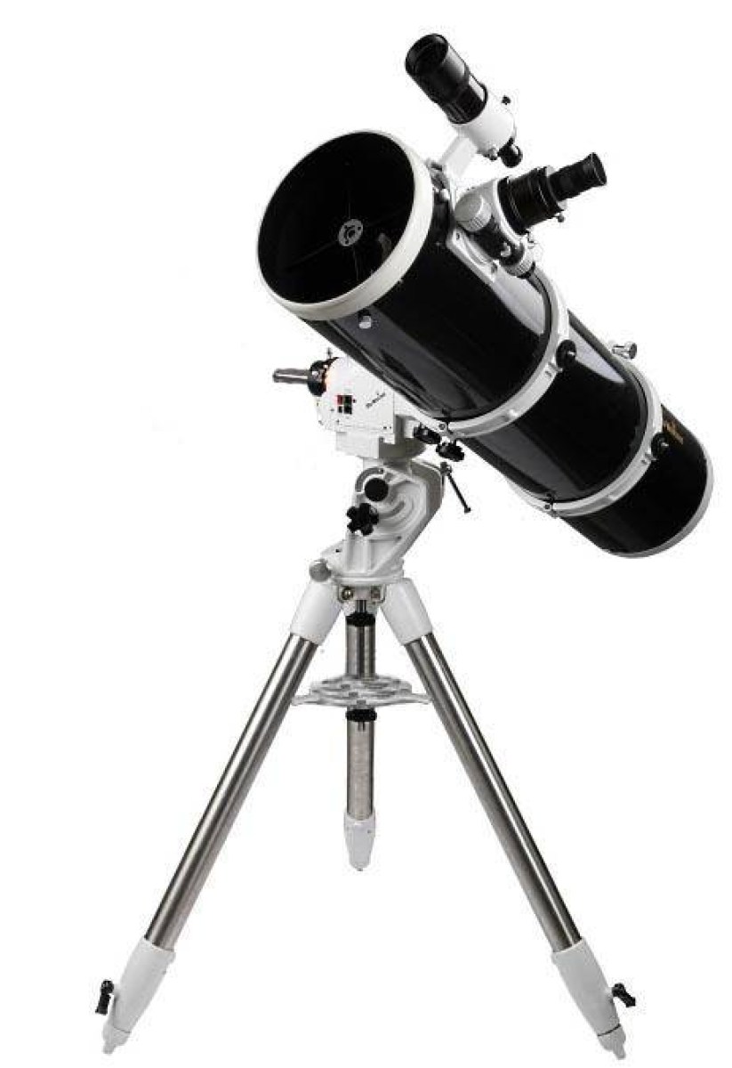 Skywatcher 250/1200 Explorer Black Diamond AZ-EQ6 Synscan con montatura equatoriale goto con 40000 oggetti nel database ottimo per diversi utilizzi e anche per astrofotografia.
